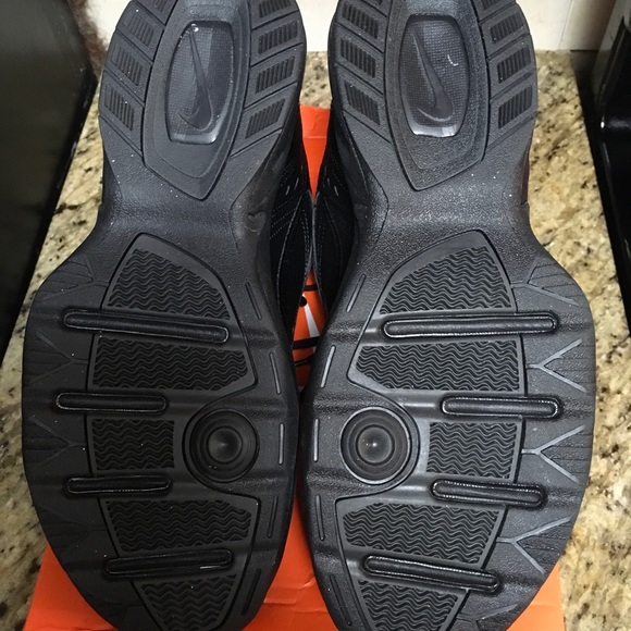 Brand new Men’s Nike monarch walking sneakers size 9.5 Black in color - Picture 5 of 5